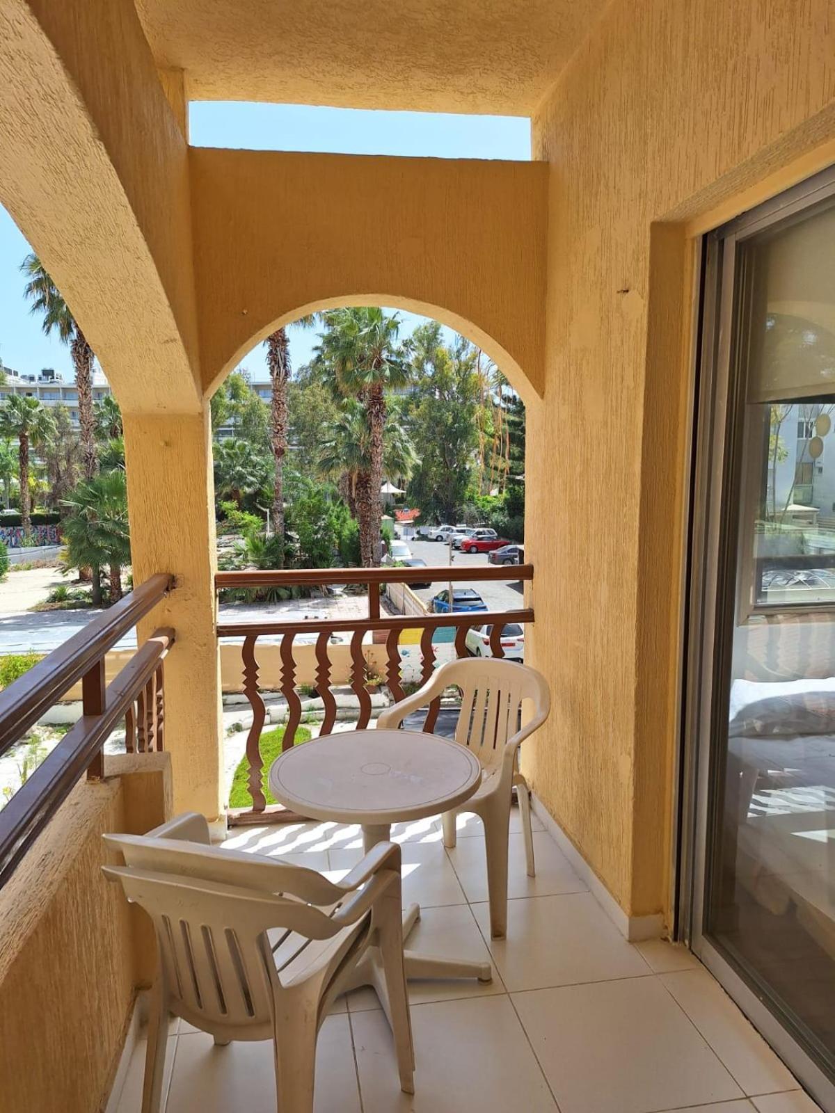 לימסול Terpsichore Holiday Apts מראה חיצוני תמונה